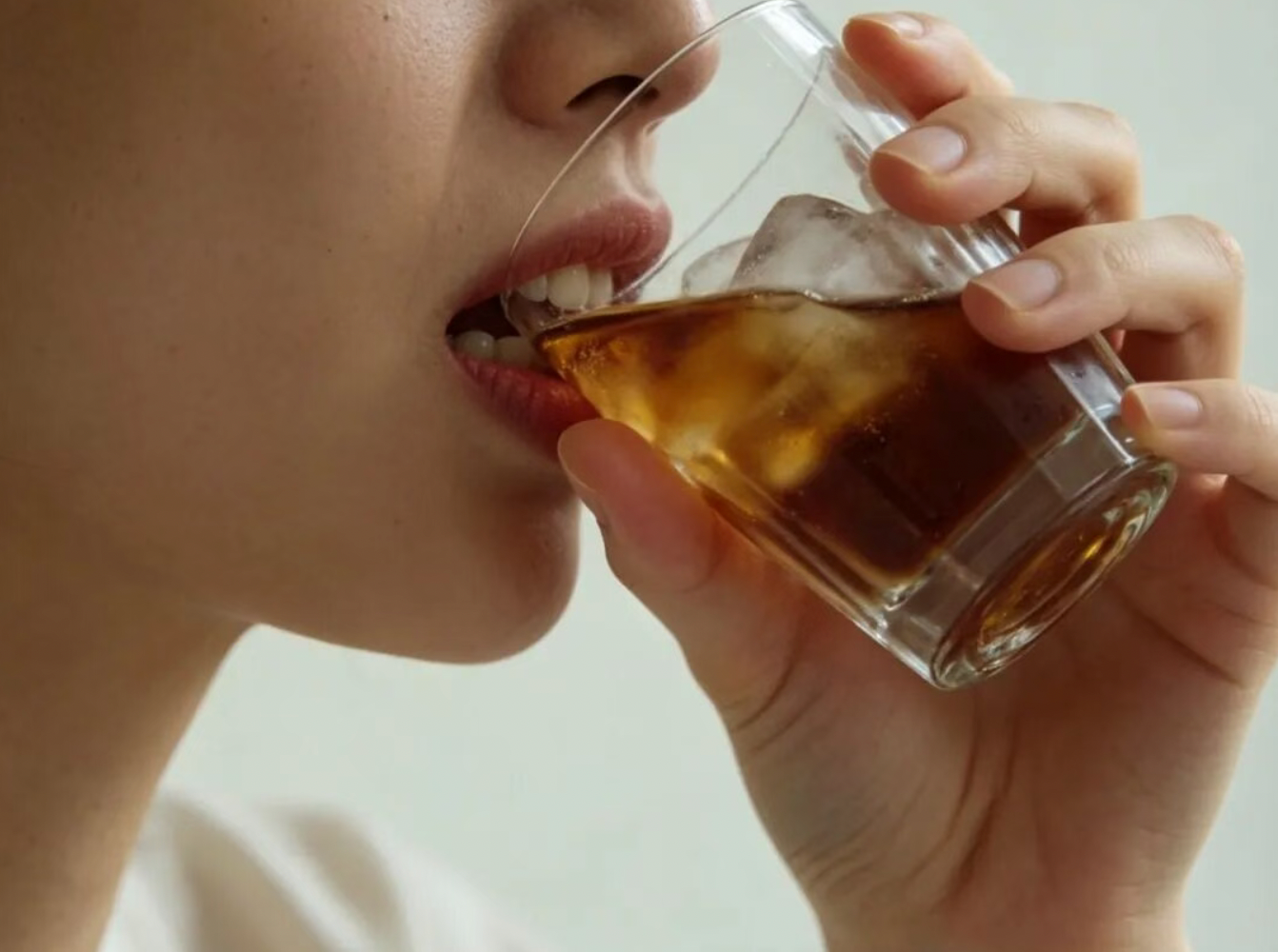 These daily habits gradually wear down your teeth These daily habits gradually wear down your teeth